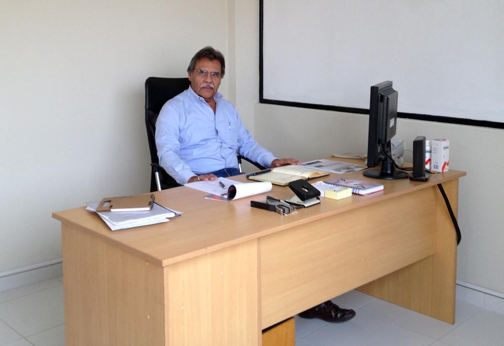 RicardoFranco desk 1